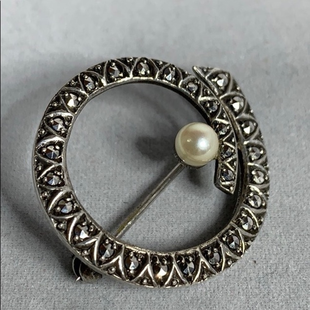 Vtg .835 European silver & natural pearl brooch